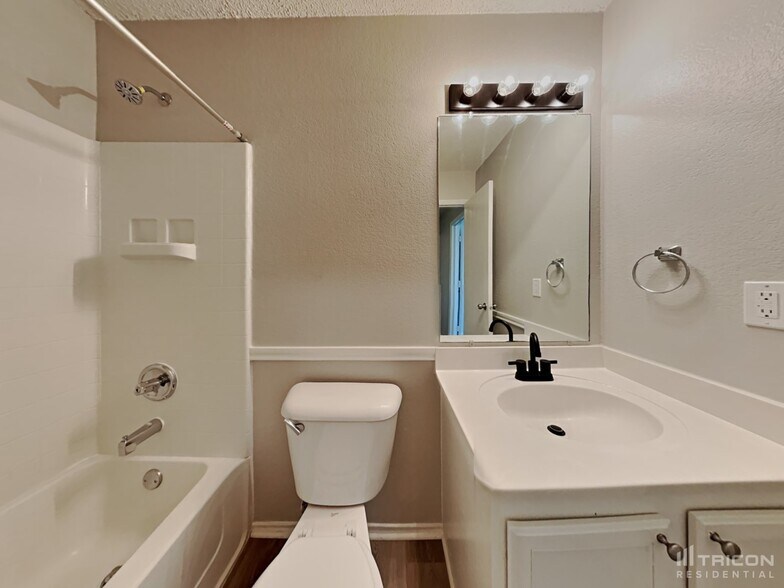Building Photo - 617 Condor Trail