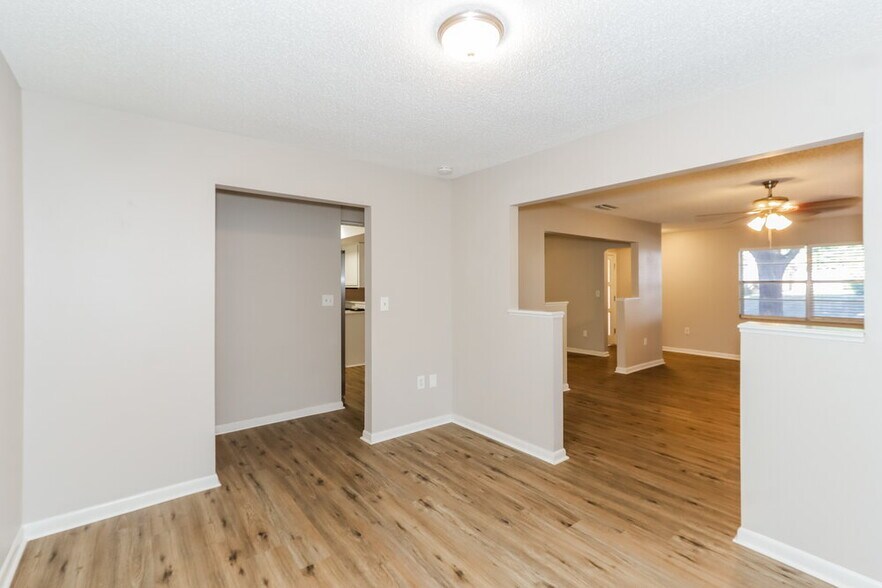 Building Photo - 4938 Hidden Hills Dr