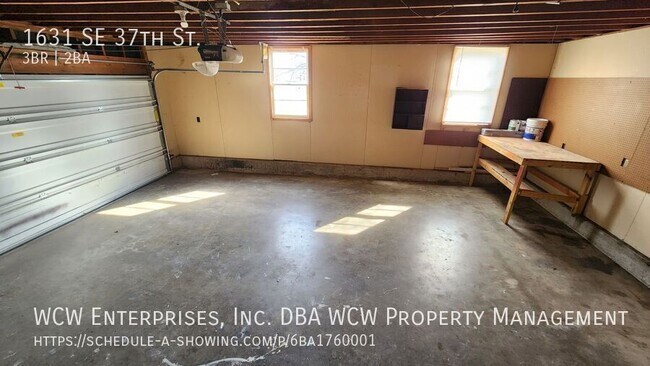 Building Photo - 1631 SE 37th St