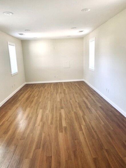 Living Room - 871 A Dowdell Ln