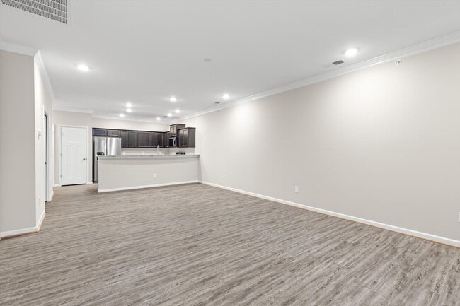 Building Photo - Bright & Beautiful 2BR/ 2BA Condo in Carrollton is NOW available!