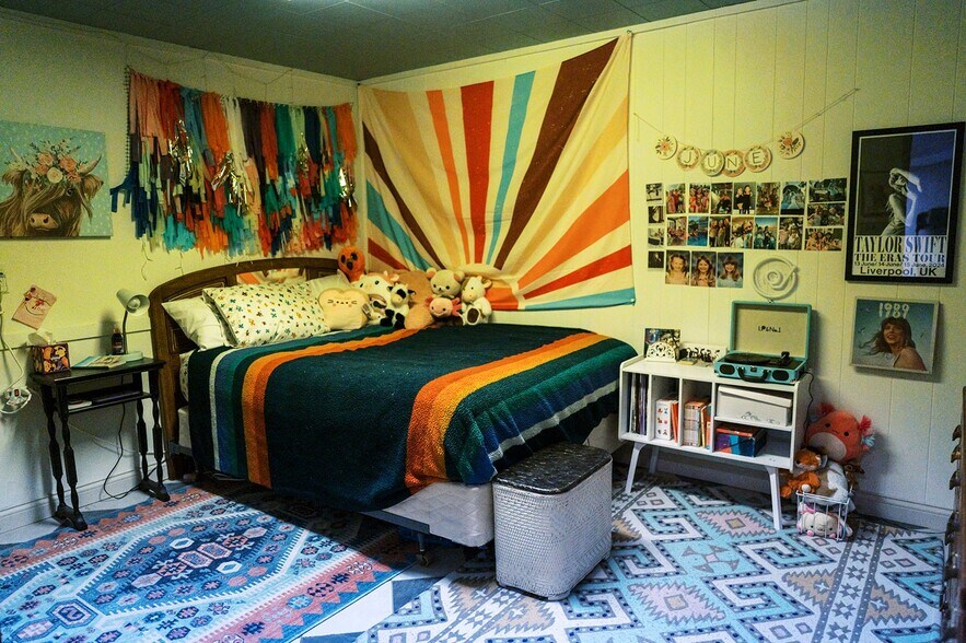 Bedroom 5 - 2301 Jessup Cir