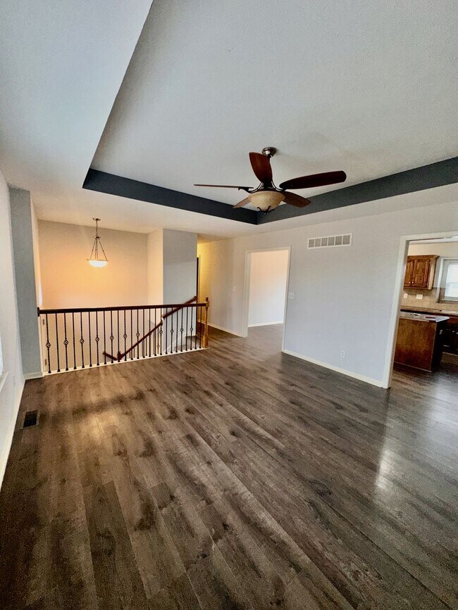 Building Photo - 3 Bed | 2.5 Bath | 2 Car Split Level Home in Belton