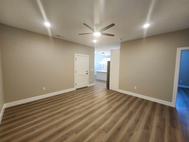 Building Photo - 5308 W Wernett Rd