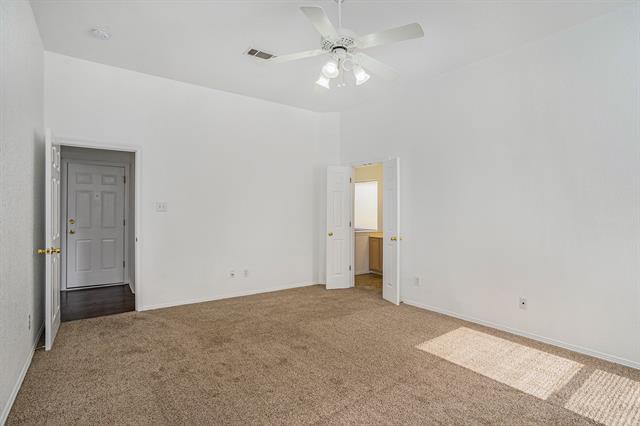 Building Photo - 4712 Shorewood Dr
