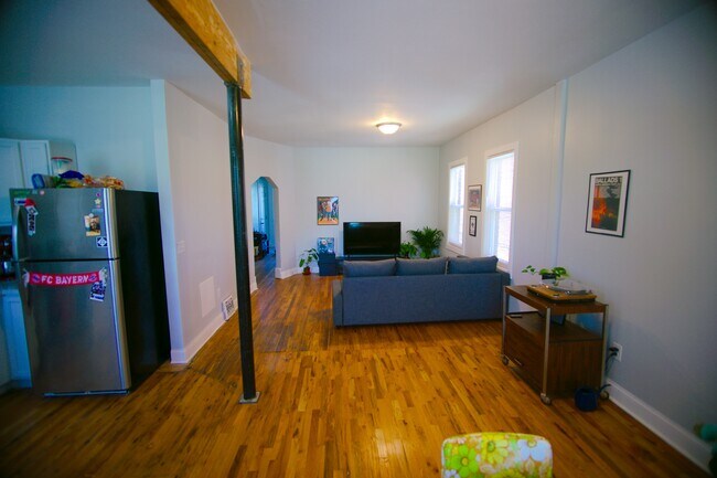 Building Photo - 222 Kenilworth St