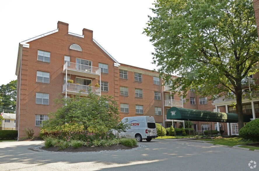 Wessex House 505 E Lancaster Ave Wayne PA 19087 Apartment Finder