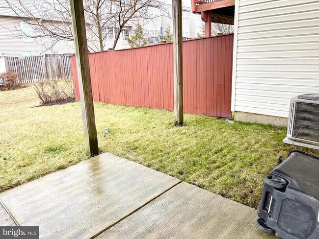 Building Photo - 927 Tipton Rd