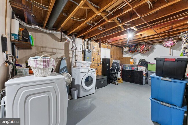 Building Photo - 12816 Greenhall Dr