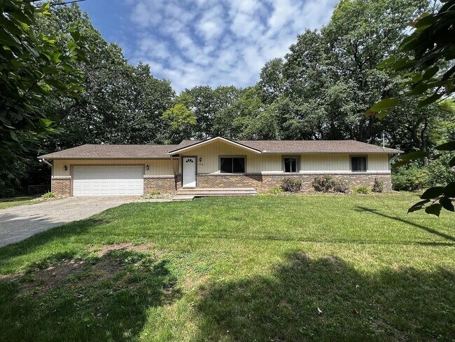 Building Photo - 11816 Highridge Dr