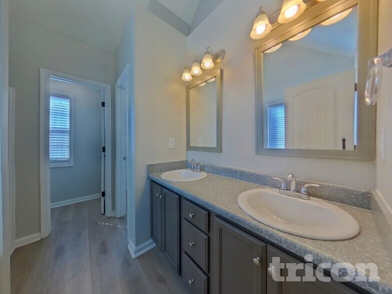 Building Photo - 110 Andrews Ct