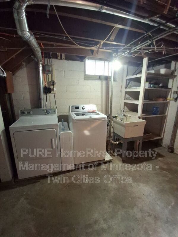 Building Photo - 2632 Toledo Ave S