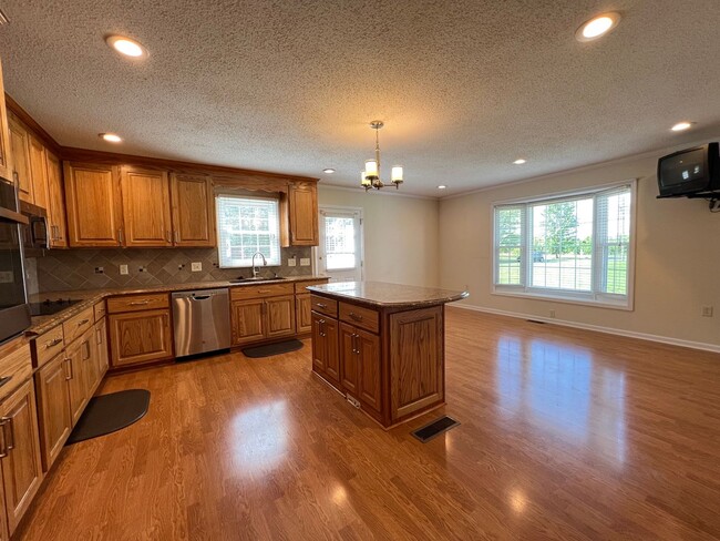 Building Photo - The Lifestyle You Deserve.