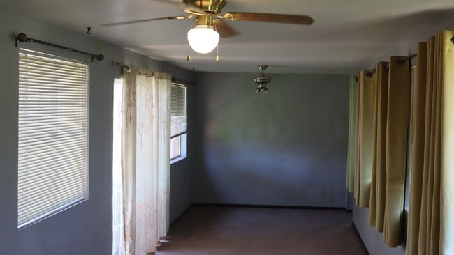 Building Photo - 10121 S Axe Head Dr