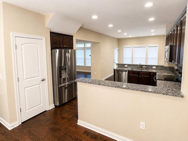 Building Photo - 3818 Rennes Dr