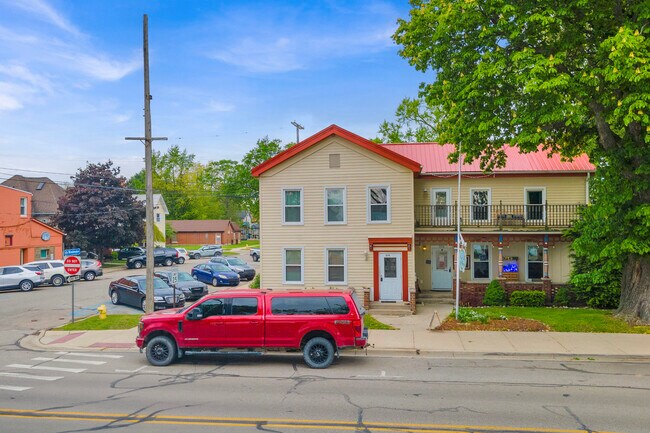 Building Photo - 256 S Water St