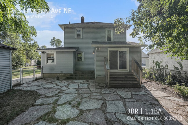 Building Photo - 1213 Lewison Ave NE