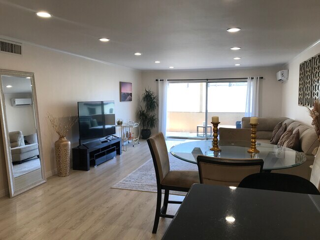 Building Photo - 1299 Cordova St