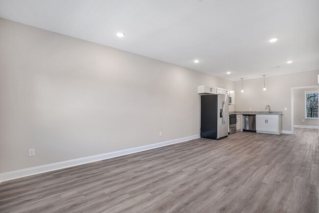 Building Photo - 22 Highland Blf Wy