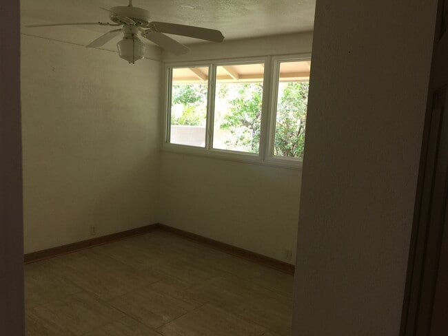 Building Photo - Aikahi Park Beautiful Four Bedroom Home