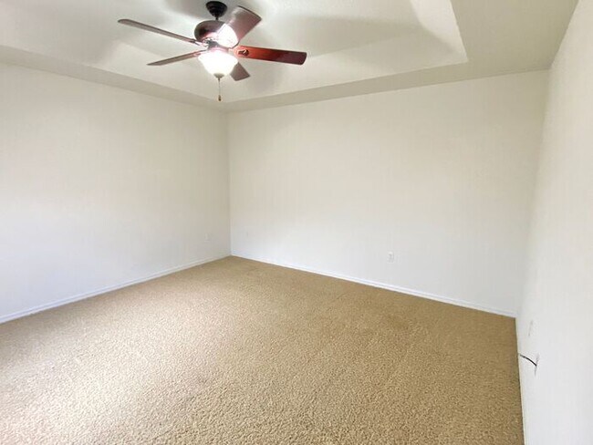 Building Photo - AVALON PARK EAST ORLANDO-$500 OFF THE FIRST MONTH'S RENT
