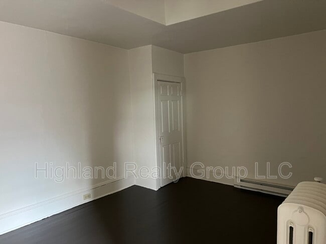 Building Photo - 357 Locust St