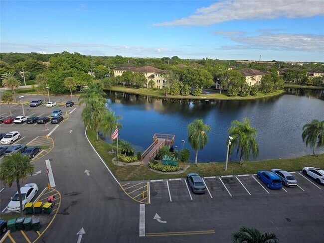 Building Photo - 250 Jacaranda Dr