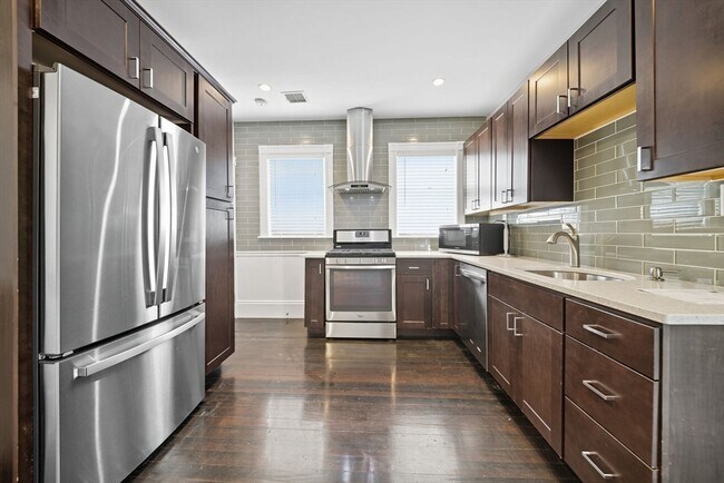 Building Photo - 22 Trescott St