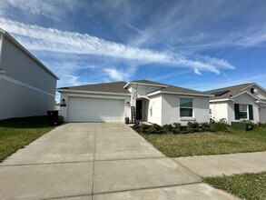 Building Photo - 4 Bedroom 2 bathroom in Haines City