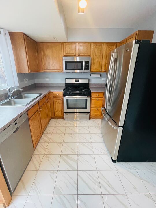 Building Photo - 1740 Windcrest Ln
