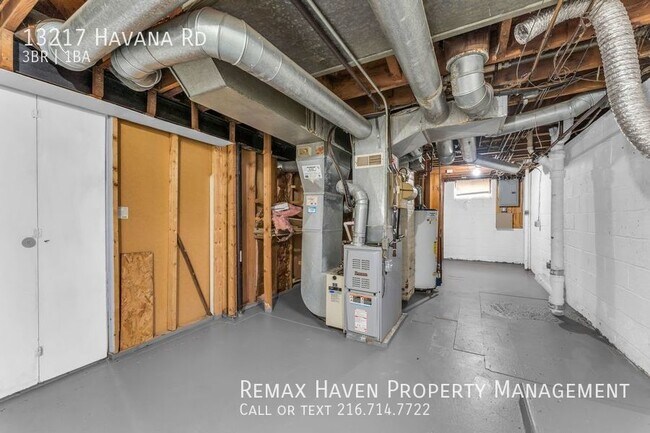 Building Photo - 13217 Havana Rd, Garfield Hts - Spacious 3...