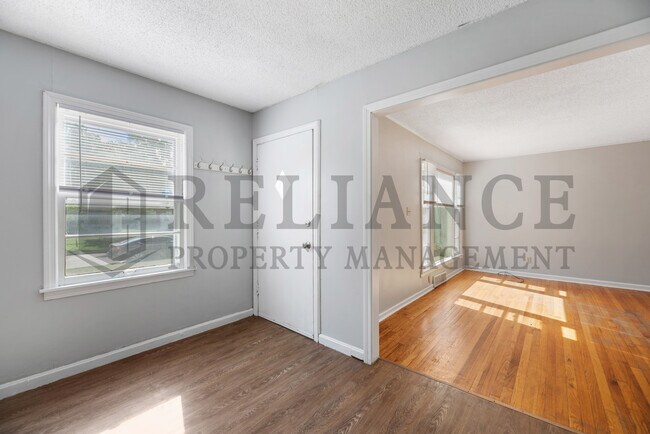 Building Photo - 1713 S Faulders Ln
