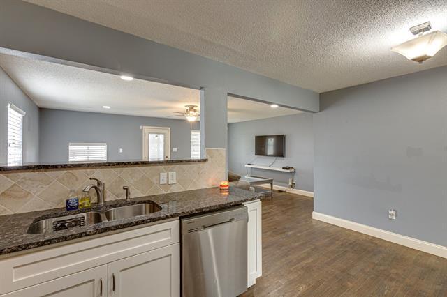 Building Photo - 9621 Rustown Dr