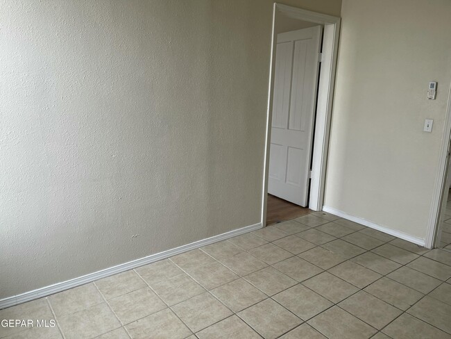 Building Photo - 1026 Myrtle Ave