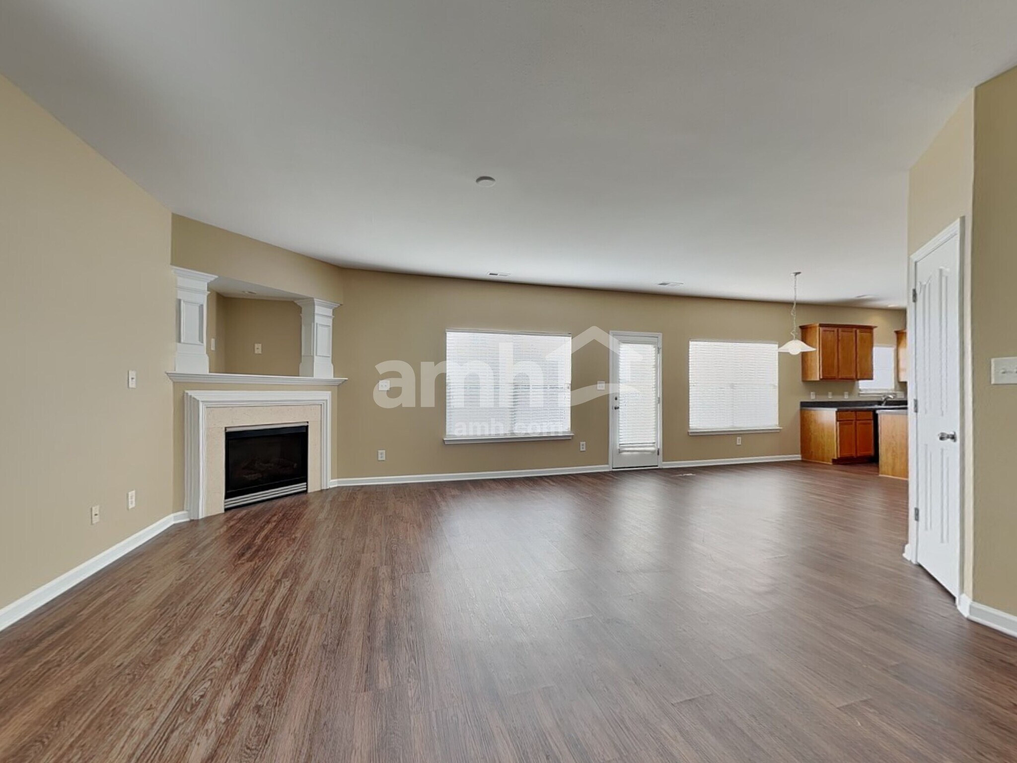 Building Photo - 2524 Ingleside Dr