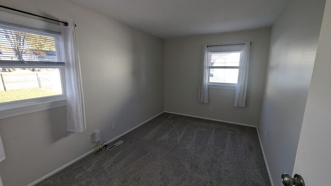 Building Photo - 1750 W 54th St