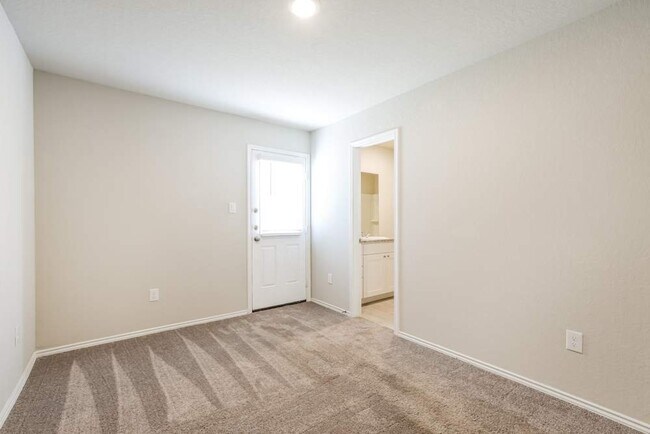 Building Photo - 4224 Southton Lk