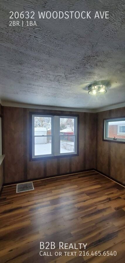 Building Photo - 20632 Woodstock Ave