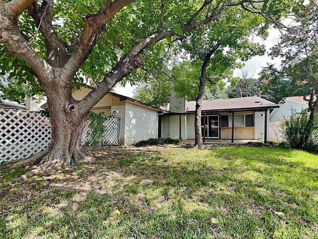 Building Photo - 3 BR/2BA | Renovated Single Family Home | Gated backyard
