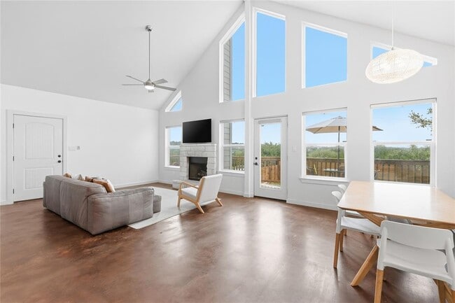 Building Photo - 10412 Parkwood Dr