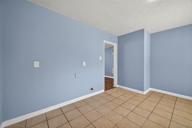 Building Photo - 5534 Thrush Dr