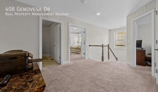 Building Photo - 408 Genovesa Dr