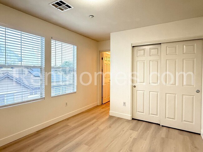Building Photo - 1603 White Hickory Pl