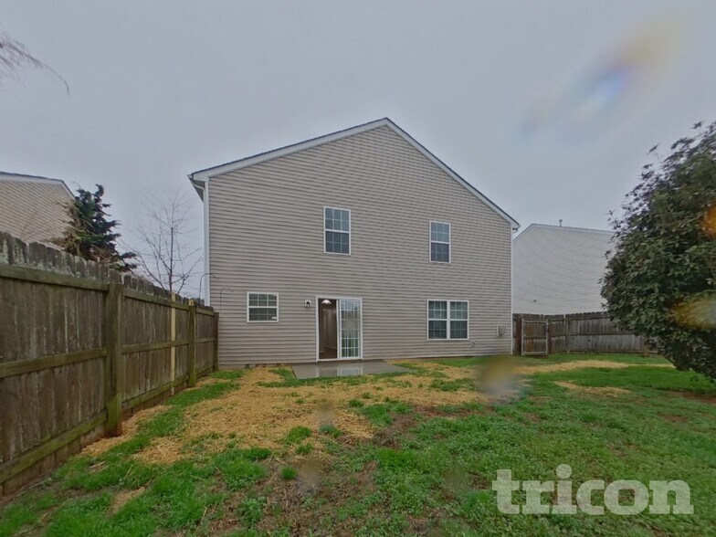 Building Photo - 2918 Tall Oaks Dr