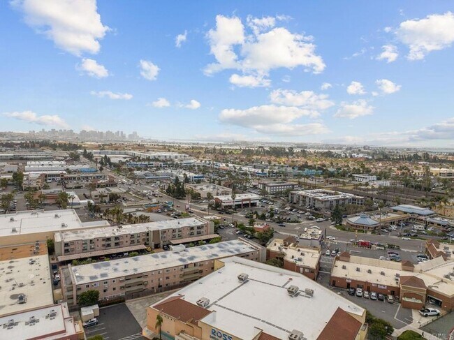 Building Photo - 3140 Midway Dr