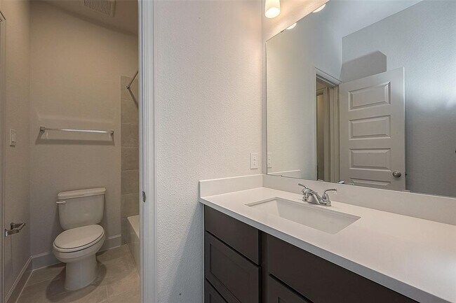 Building Photo - 29803 Breezy Pnes Lp