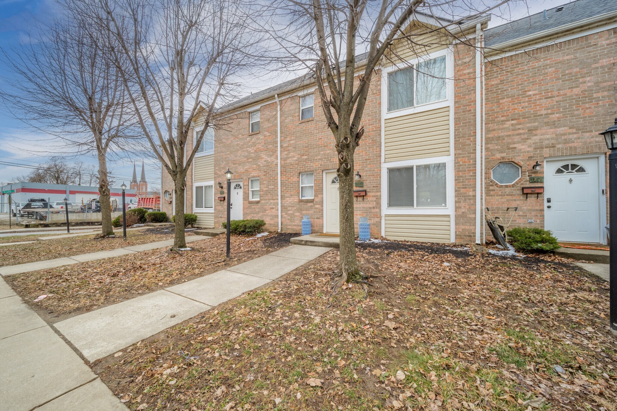 Building Photo - 1364 S Talbott St