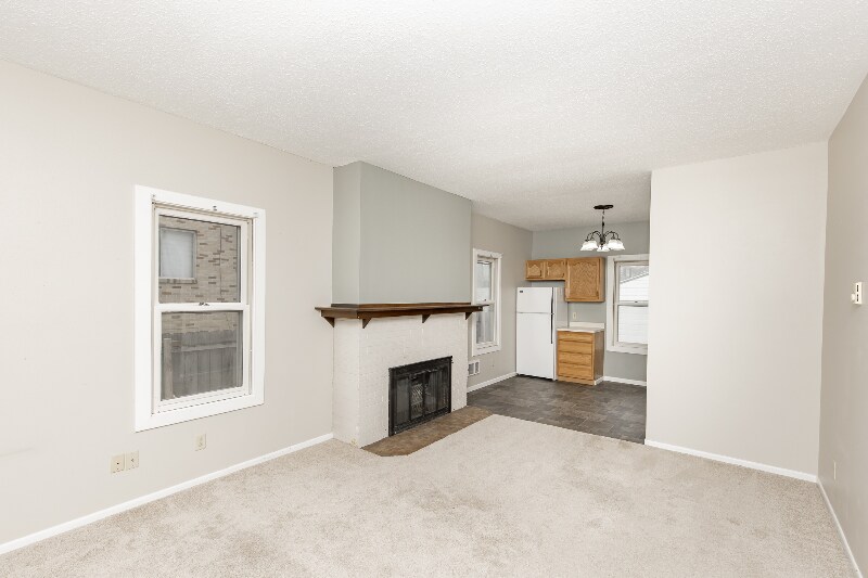 Building Photo - 344 6th Ave S