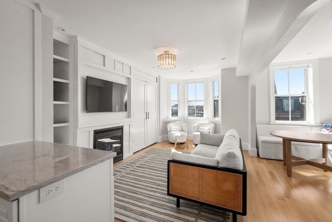 Building Photo - 131 Pembroke St