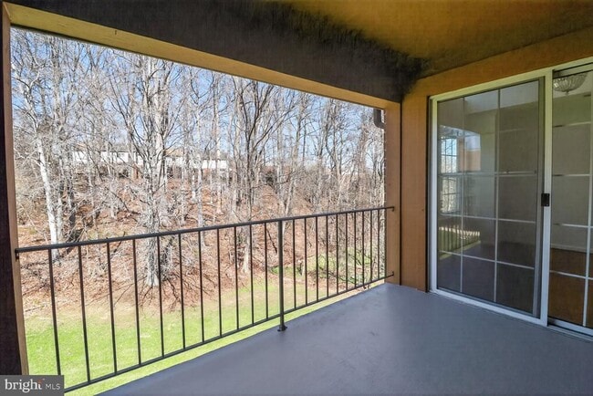 Building Photo - 15 Friendswood Ct